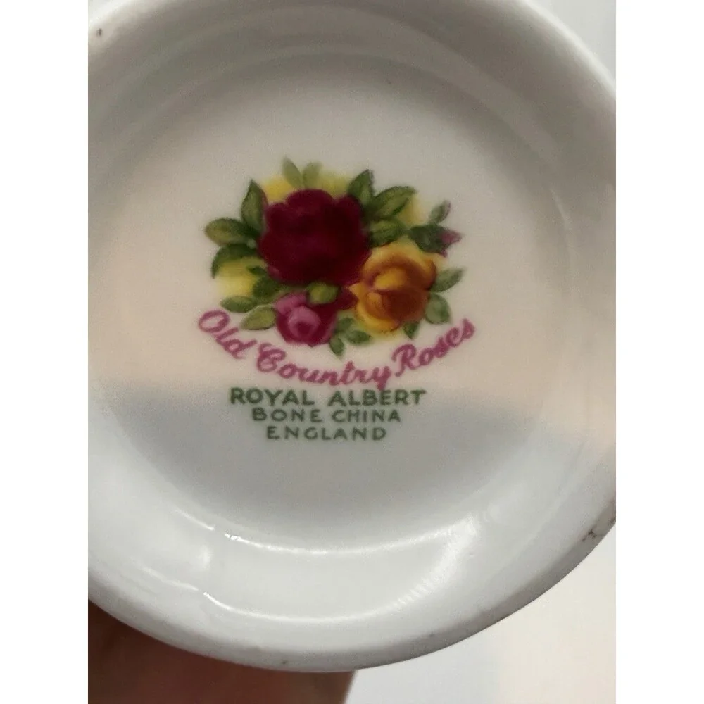 Royal Albert Old Country Roses Bone China Tea Cup & Saucer Set England 4 PCs